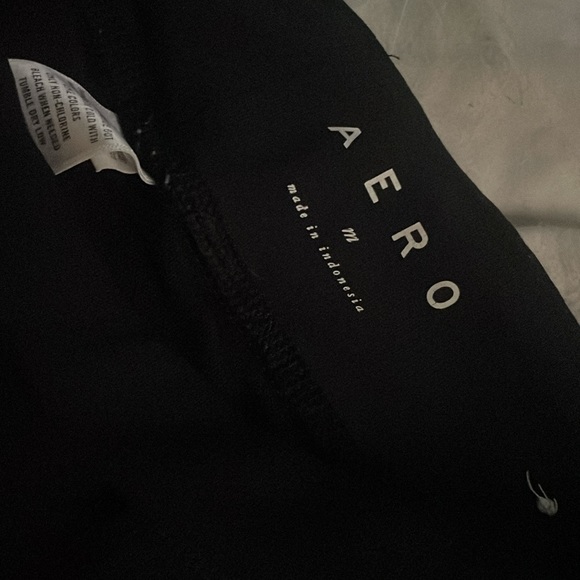 Black AREO Capri pants - Picture 2 of 2